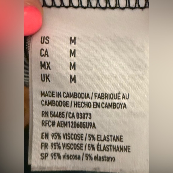 American Eagle Soft & Sexy Striped Halter Tank Top – Size M - Picture 5 of 6